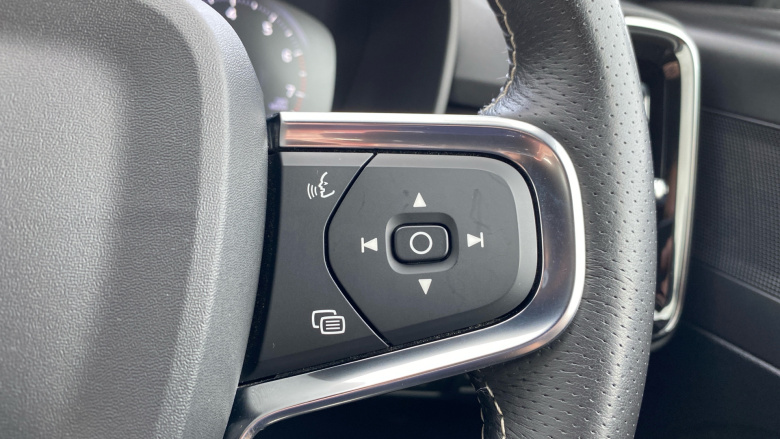 Volvo Xc40 1.5 T3 [163] R DESIGN 5dr Geartronic Petrol Estate